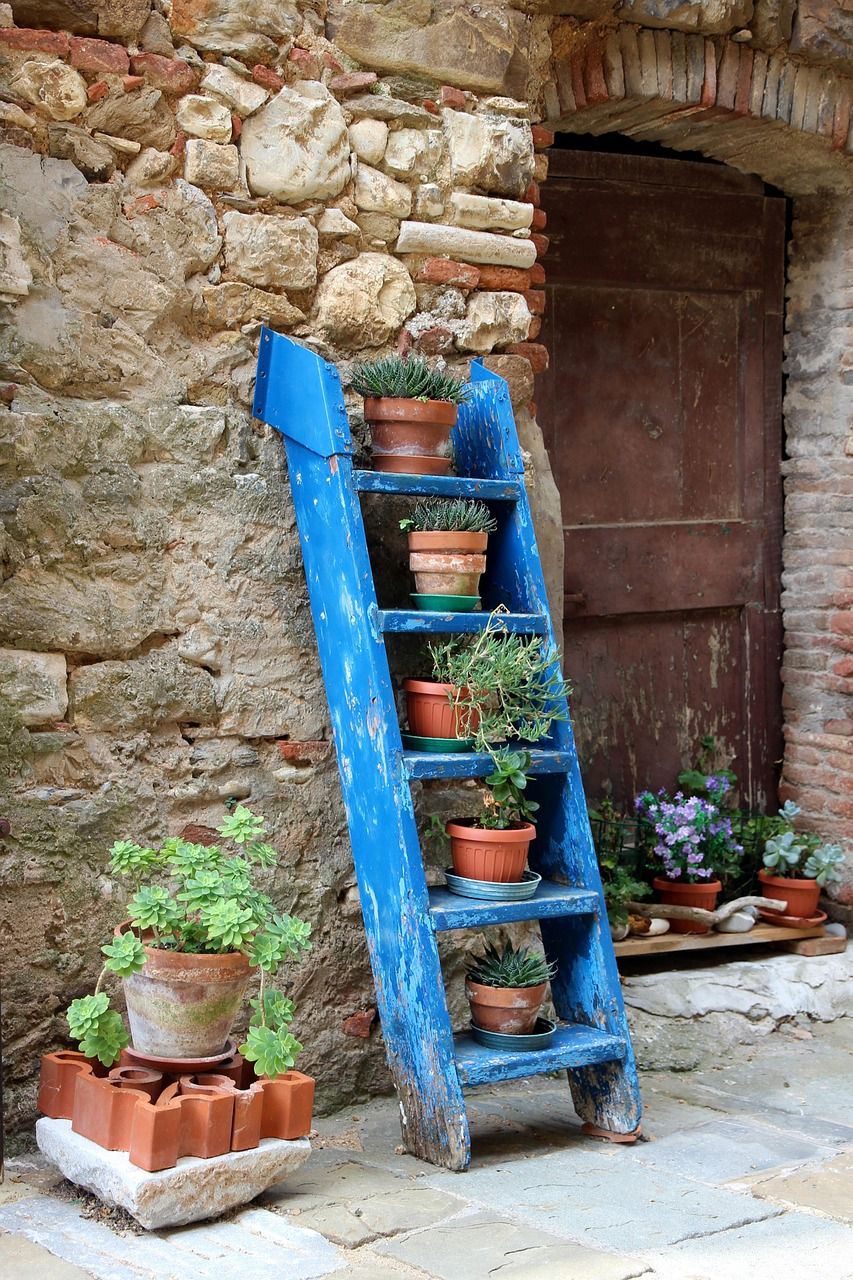 Créer une étagère murale design avec des planches récupérées découvrez comment créer une étagère murale diy simple et élégante pour organiser et décorer votre intérieur facilement.