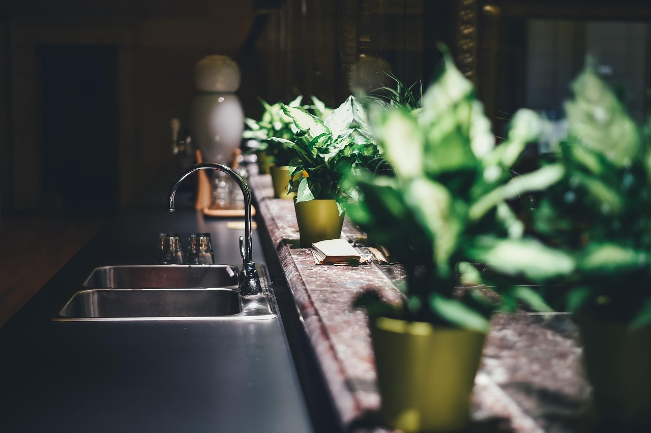 apprenez comment réparer un robinet qui fuit rapidement et facilement avec nos conseils pratiques et étapes simples pour économiser l'eau et éviter les dégâts.