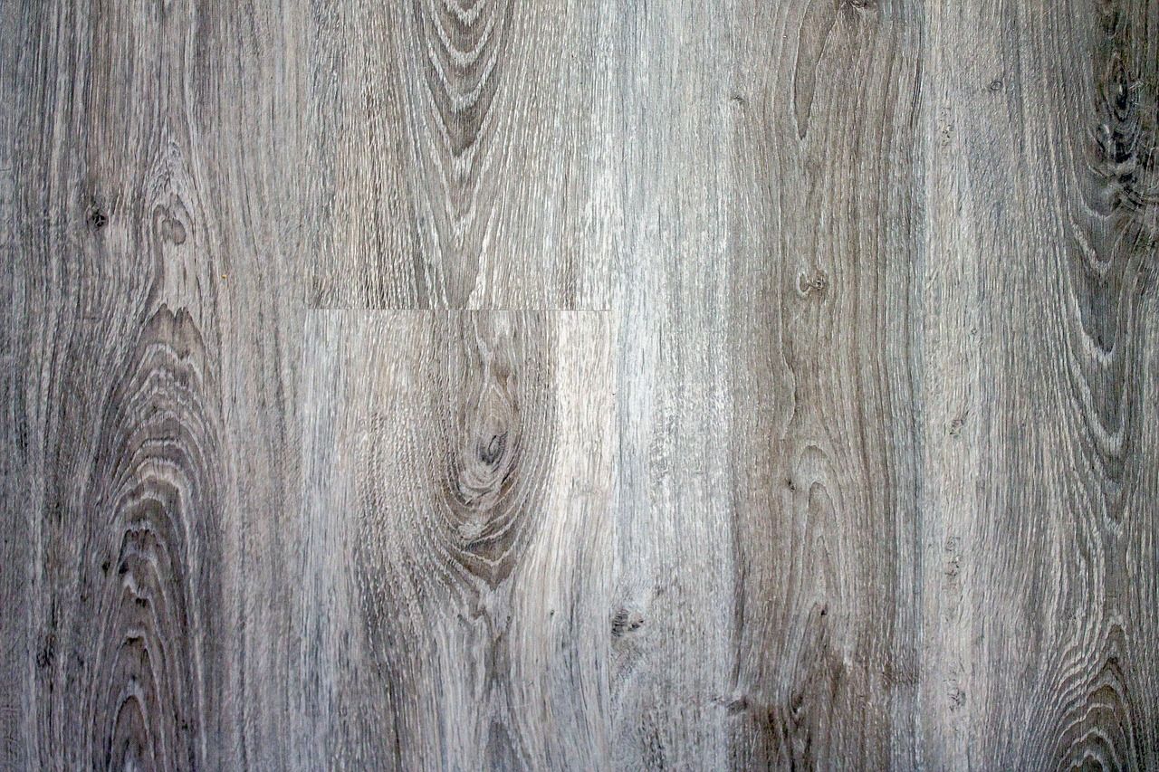 Comment poser du parquet flottant en 5 étapes simples découvrez tout sur le revêtement de sol stratifié : avantages, installation, entretien et conseils pour choisir le meilleur sol stratifié pour votre intérieur. transformez votre maison avec style et praticité.